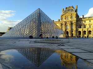 I Louvre Reflections