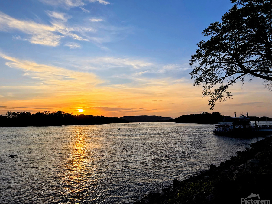 Sunset Port – La Crosse Horizon  Print