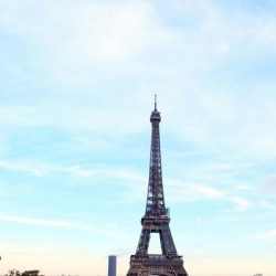 Eiffel Tower 1B